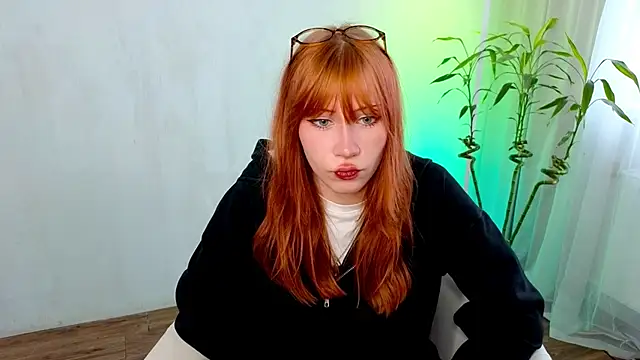 Snapshot of Fleur_Fox chatting on May 27, 2026, 9:17 am Fleur Fox online show from May 27, 2026, 9:17 am
