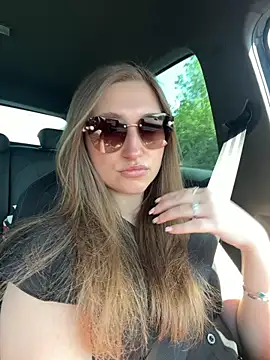 anglebabe69 online show from May 24, 2026, 2:11 pm