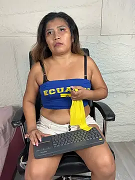 LyraMilano online show from June 20, 2026, 12:52 pm