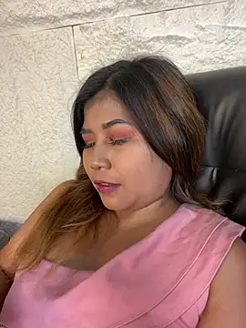 LyraMilano online show from July 1, 2026, 12:51 pm