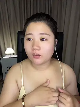 Luckysisi-s online show from June 6, 2026, 1:27 pm