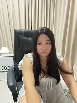 Luckysisi-s online show from June 29, 2026, 12:16 pm