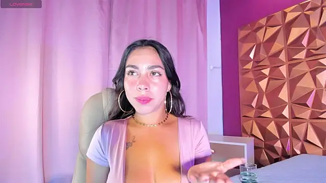 Mailynbusty online show from July 17, 2026, 1:07 pm