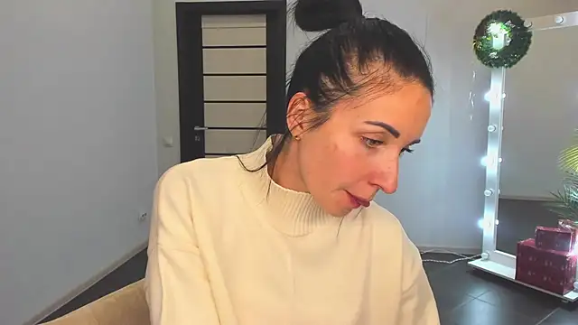 BouncySweety online show from December 3, 2024, 2:27 pm