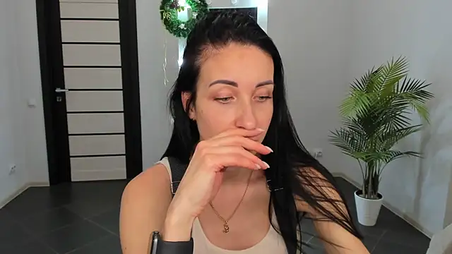 Snapshot of BouncySweety chatting on December 13, 2024, 7:43 pm BouncySweety online show from December 13, 2024, 7:43 pm