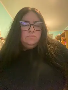 gothlove online show from May 24, 2026, 2:49 am