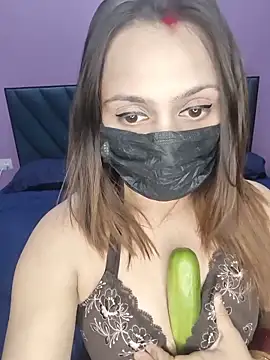 Dezler Queen online show from May 24, 2026, 4:12 pm