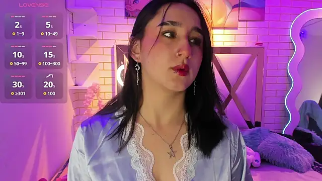 Snapshot of Lua_bloom_ chatting on June 29, 2026, 4:30 am Lua bloom online show from June 29, 2026, 4:30 am