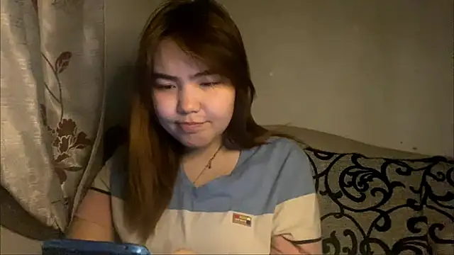 Molly Teddy online show from June 4, 2026, 2:23 pm