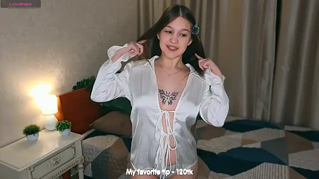 Snapshot of PlayfulMelly chatting on June 23, 2026, 7:23 pm PlayfulMelly online show from June 23, 2026, 7:23 pm