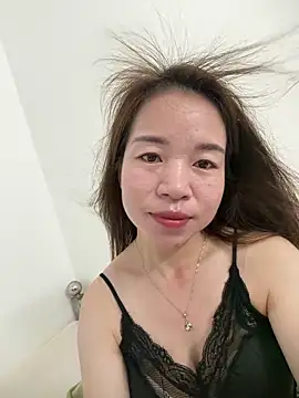 Snapshot of Beauty__1314 chatting on May 26, 2026, 10:55 am Beauty 1314 online show from May 26, 2026, 10:55 am