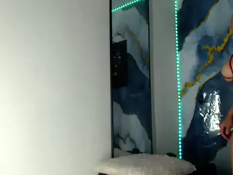 Yasmine Tapias online show from June 20, 2026, 9:28 pm