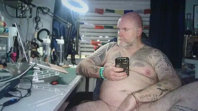 Snapshot of Tattooed_Dilf_01 chatting on August 4, 2026, 11:07 pm Tattooed Dilf 01 online show from August 4, 2026, 11:07 pm