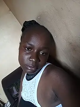 Snapshot of Ebonylouisa chatting on July 16, 2026, 7:47 am Ebonylouisa online show from July 16, 2026, 7:47 am