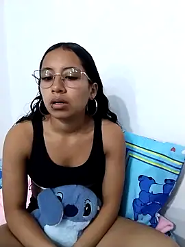 Snapshot of Violetlove_ chatting on May 29, 2026, 9:07 am Violetlove online show from May 29, 2026, 9:07 am