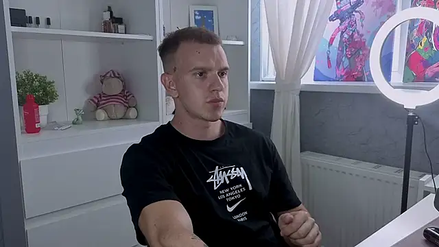 Snapshot of Max_Kunn chatting on June 27, 2026, 12:22 pm Max Kunn online show from June 27, 2026, 12:22 pm