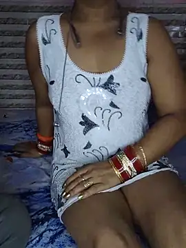 Snapshot of Curvy_Anushka chatting on June 3, 2026, 9:01 am Curvy Anushka online show from June 3, 2026, 9:01 am