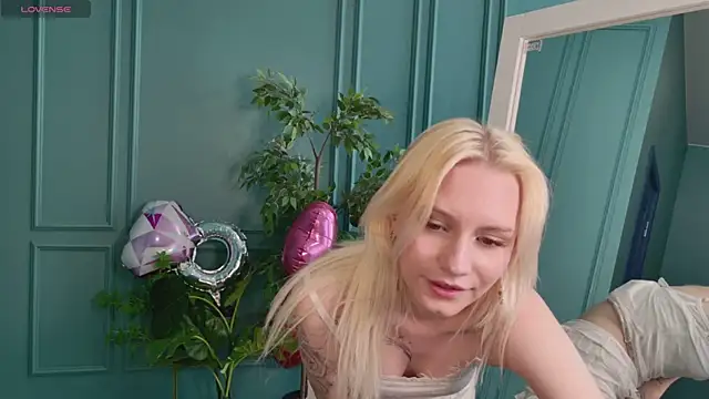 haleybooo online show from July 1, 2026, 12:07 pm