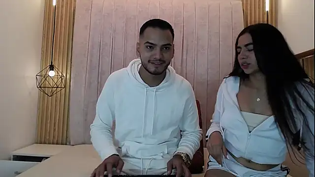 CarolinaySebas online show from June 20, 2026, 1:14 pm