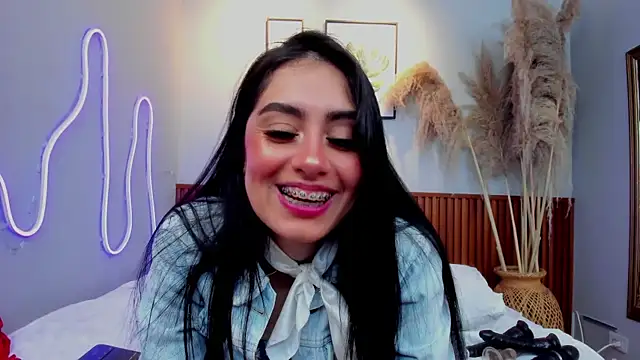 CARLA FERRERM online show from June 16, 2026, 8:44 pm