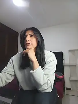 Samantha01 Rosse01 online show from June 13, 2026, 1:53 pm