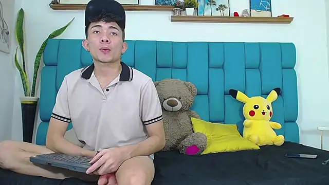 STRANGER BOYS online show from June 20, 2026, 11:18 pm