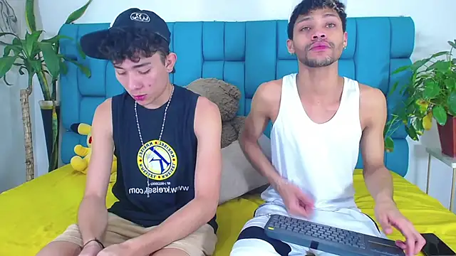 STRANGER BOYS online show from July 8, 2026, 11:09 pm