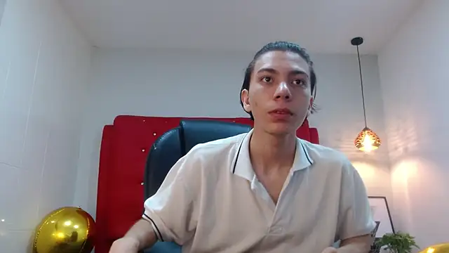 Julesx15 online show from May 27, 2026, 2:14 pm