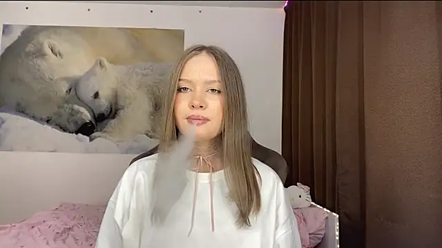 StefiMoon online show from May 26, 2026, 3:08 pm