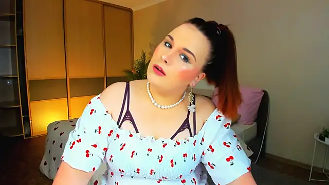 OliviaTwens online show from June 19, 2026, 10:08 am
