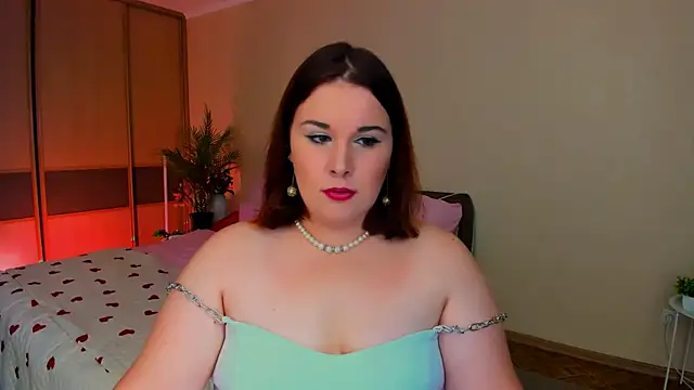 OliviaTwens online show from July 15, 2026, 4:07 am