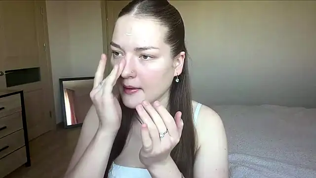 lizzzanatooo online show from June 5, 2026, 7:47 am