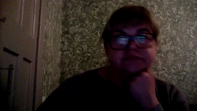 Empress211 online show from May 30, 2026, 6:16 pm