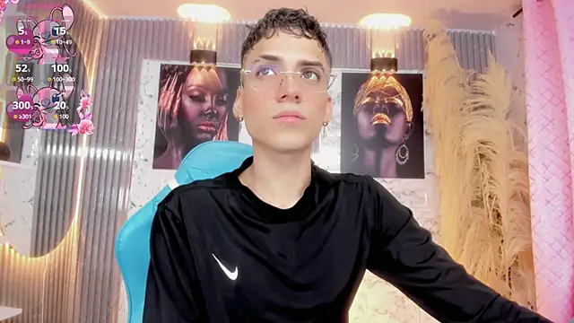 latino boyy  online show from May 27, 2026, 10:34 am
