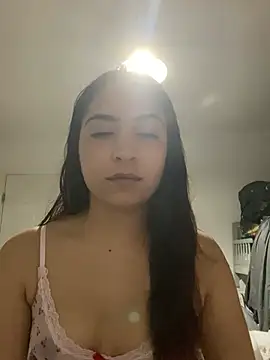 naomiiii55 online show from June 19, 2026, 1:43 am