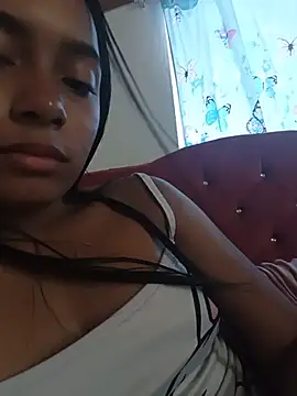 xcleila online show from June 19, 2026, 4:00 pm