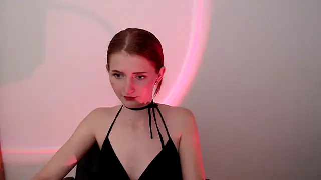 ViolaHot  online show from May 29, 2026, 7:45 pm