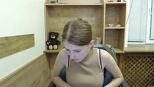 ViolaHot  online show from July 4, 2026, 7:31 pm