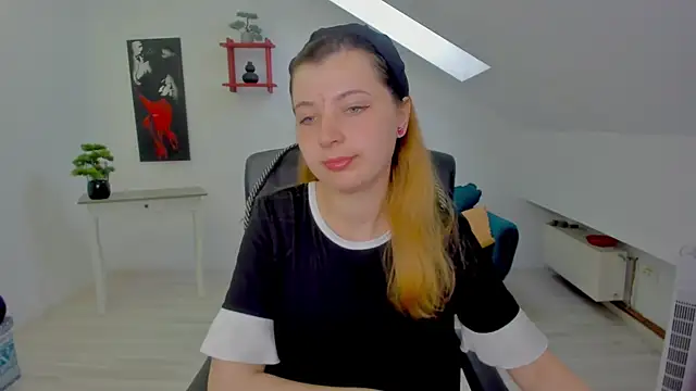 CamelliaStone online show from June 15, 2026, 5:31 am