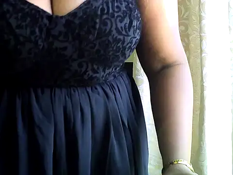 Snapshot of kiaraa_strip chatting on June 22, 2026, 4:53 am kiaraa strip online show from June 22, 2026, 4:53 am