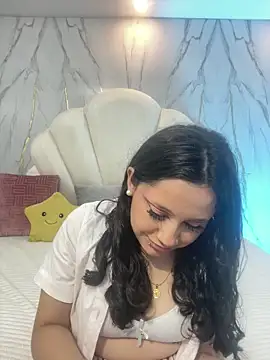 Snapshot of Miiarouse__ chatting on June 4, 2026, 3:45 am Miiarouse online show from June 4, 2026, 3:45 am