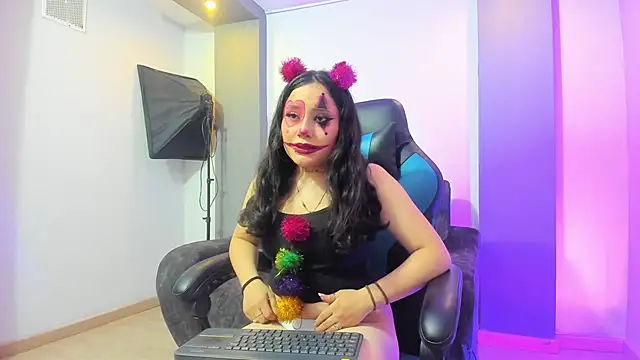 Snapshot of Miiarouse__ chatting on June 20, 2026, 3:42 am Miiarouse online show from June 20, 2026, 3:42 am