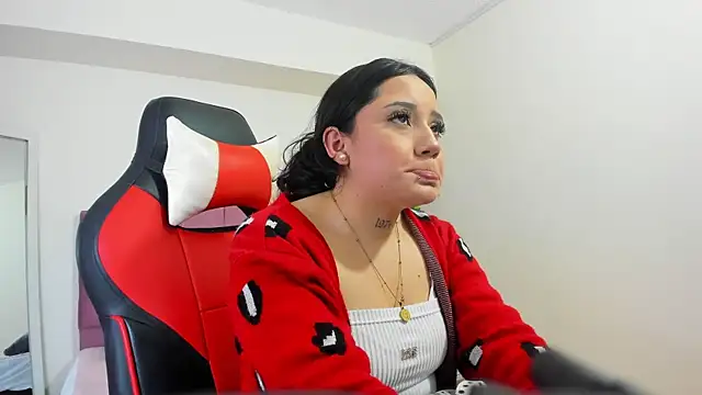 Snapshot of Miiarouse__ chatting on June 21, 2026, 4:04 am Miiarouse online show from June 21, 2026, 4:04 am