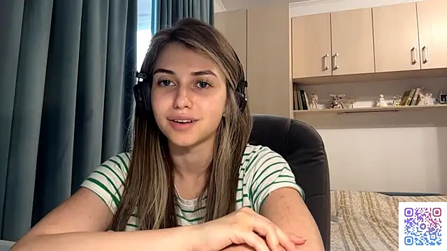 Snapshot of CameTruce chatting on July 11, 2026, 4:21 pm CameTruce online show from July 11, 2026, 4:21 pm