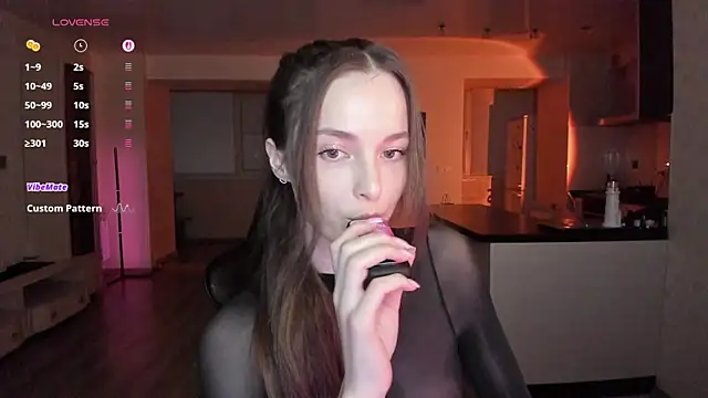 irisskiss online show from July 9, 2026, 8:13 pm