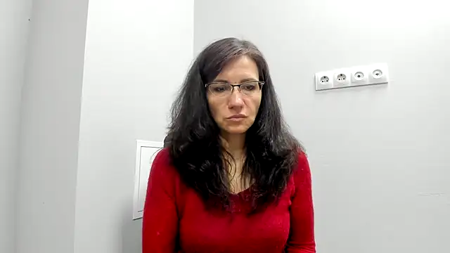 Miss Heliena online show from May 29, 2026, 7:39 am