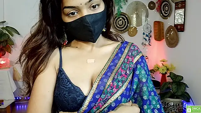 Snapshot of Yalinahotty chatting on July 8, 2026, 1:32 am Yalinahotty online show from July 8, 2026, 1:32 am