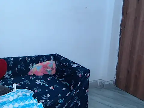 Snapshot of Sensual-bella chatting on May 31, 2026, 3:47 am Sensual-bella online show from May 31, 2026, 3:47 am