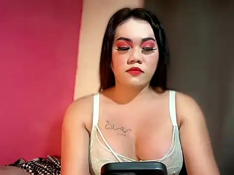 Snapshot of miss_sunshinexx chatting on July 3, 2026, 8:43 am miss sunshinexx online show from July 3, 2026, 8:43 am