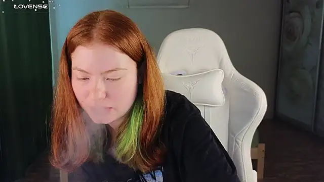 YourGingerCute online show from May 31, 2026, 9:38 am